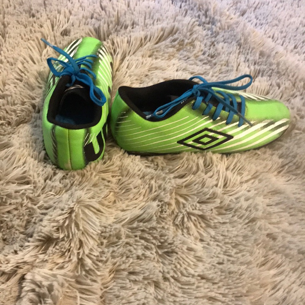 Shoes - Picture 3 of 4